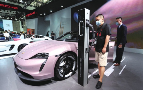 合資企業環保車型亮相長春汽博會。倪文忠/供圖